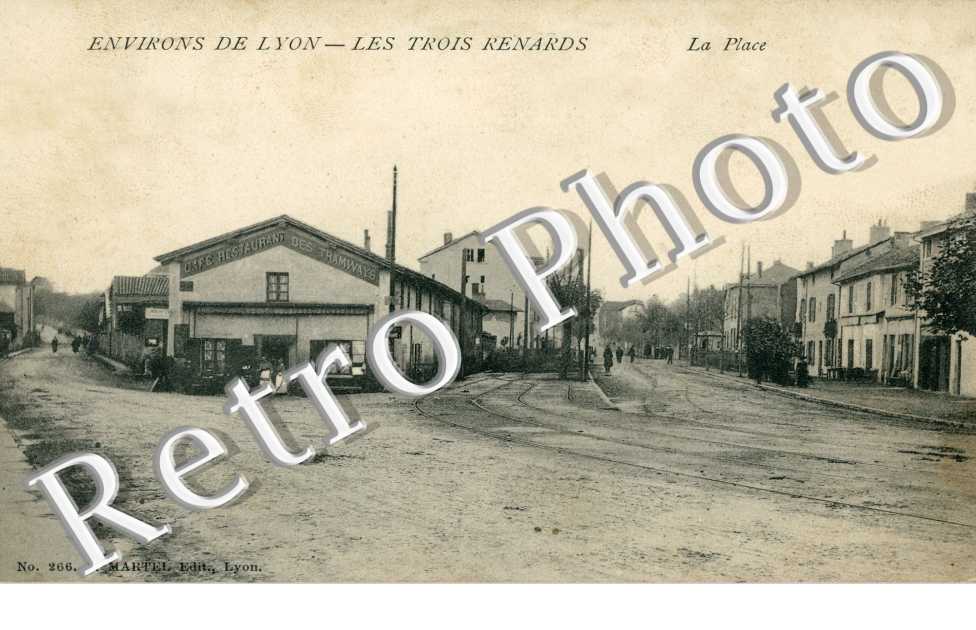 Les Trois Renards, la Place