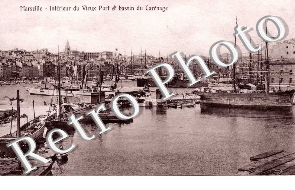 Interieur du vieux port et bassin du Carenage
