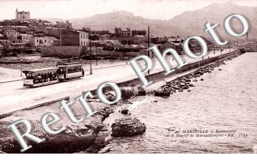 Bonneveine et le Massif de Marseilleveyre