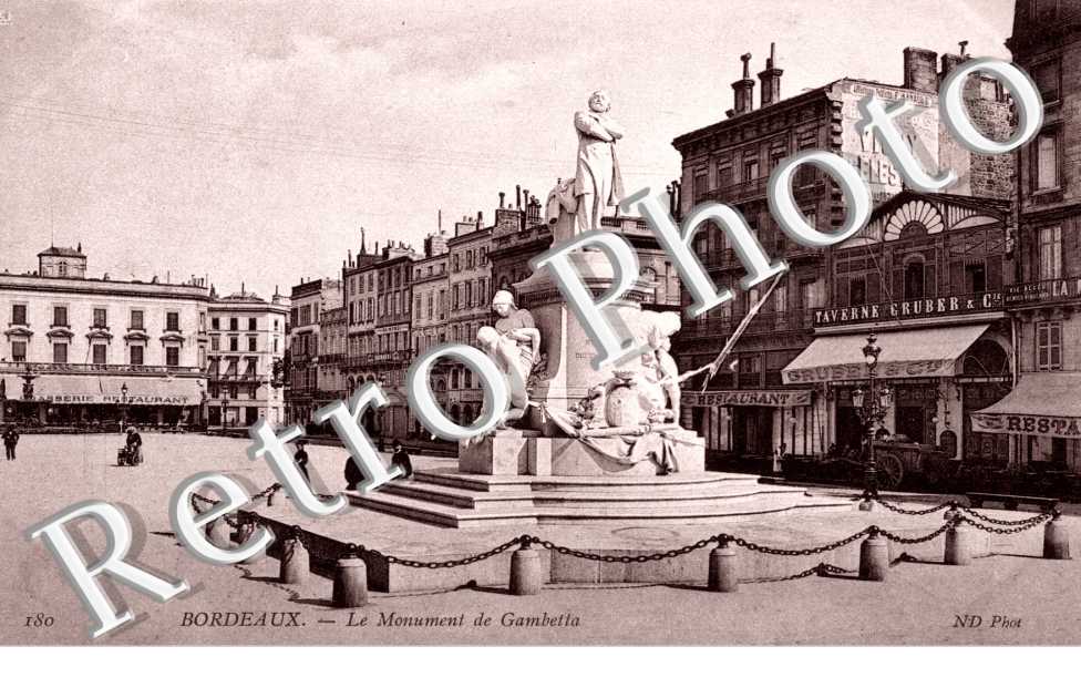 les Allees de Tourny  - le monument de Gambetta