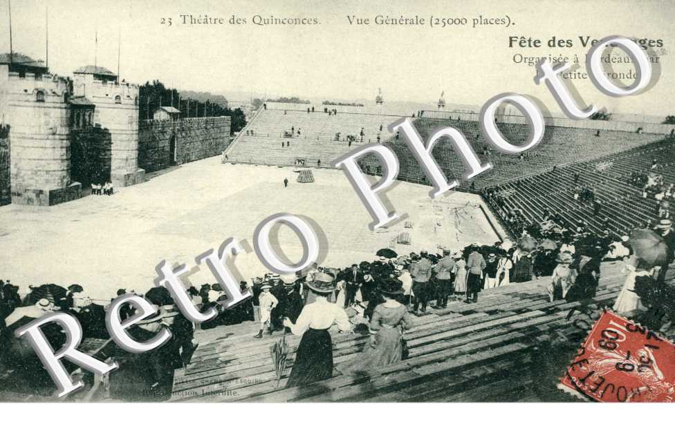 théâtre   des Quinconces Fête des Vendanges organisée par La Petite Gironde