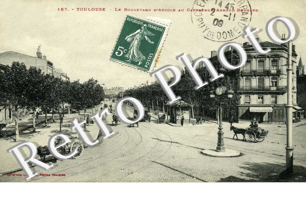 le Boulevard d'Arcole au carrefour Arnaud Bernard