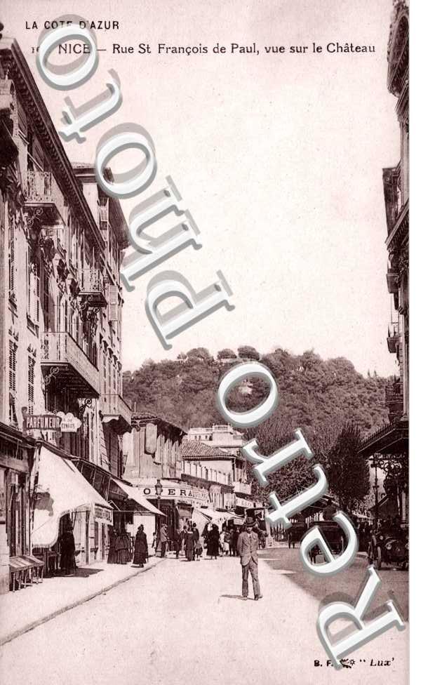 Rue Saint-Francois de Paule, vue sur le Chateau