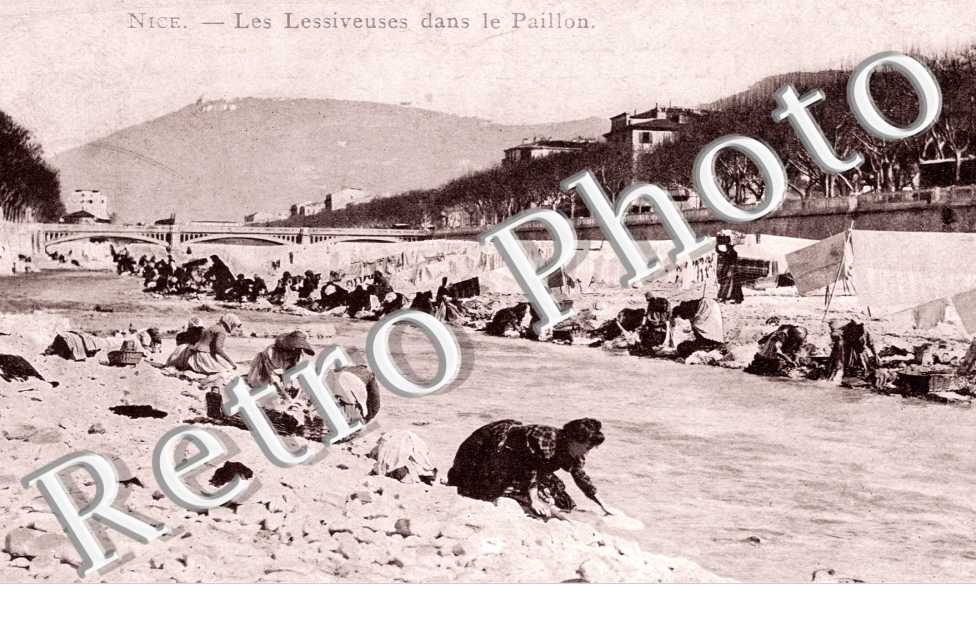 les Lessiveuses dans le Paillon