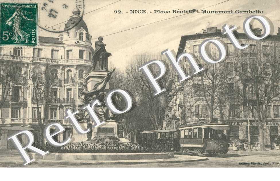 Place Beatrix, Munument Gambetta