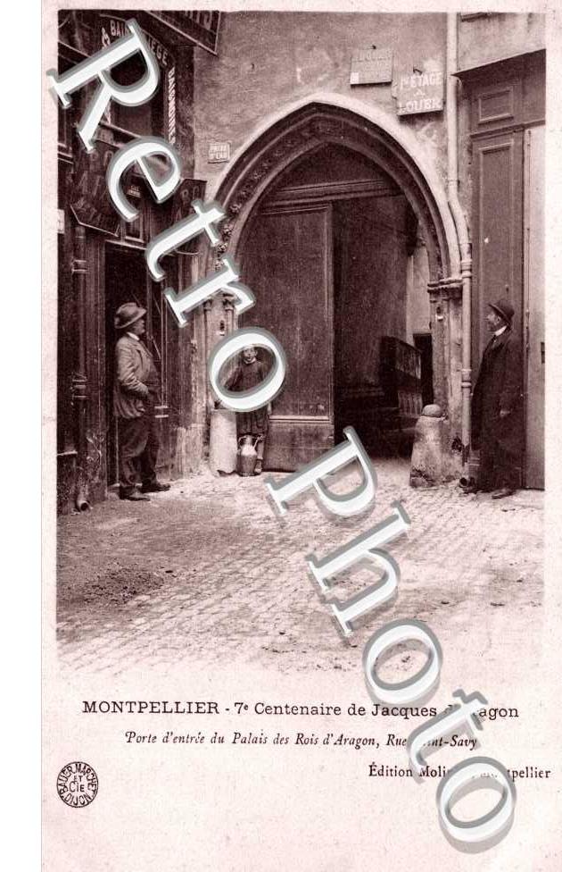 porte d'entree du palais des rois d'Aragon