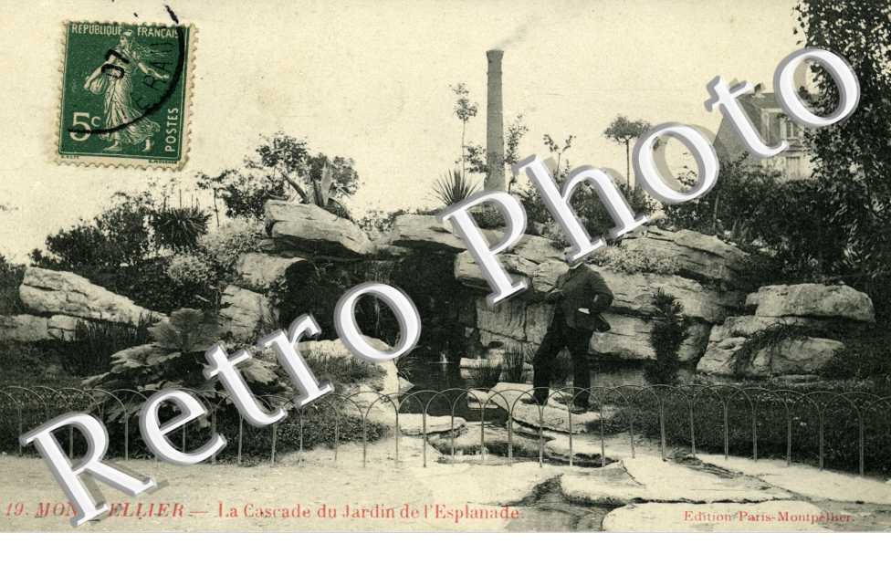 la cascade du Jardin de l'Esplanade