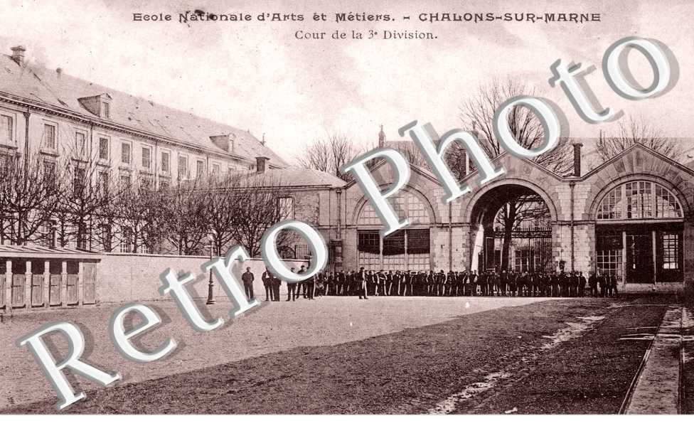 Ecole des Arts et Metiers - cour de 3eme division