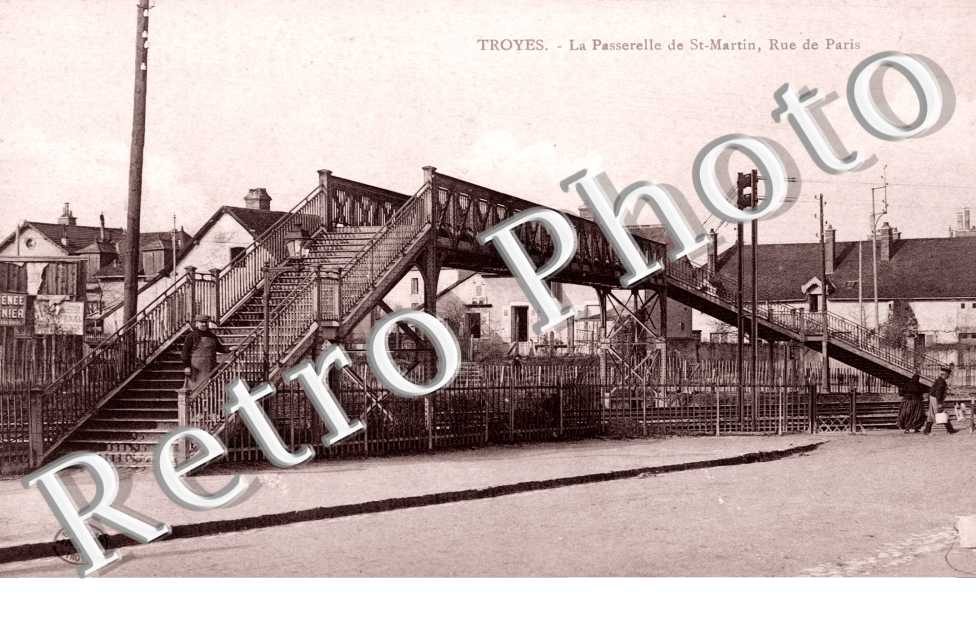 Passerelle de Saint-Martin, Rue de Paris