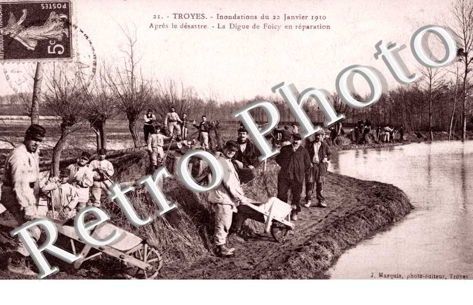 Inondation 1910 - digue de Foicy en reparation