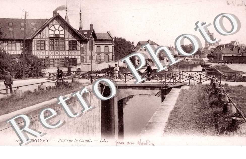 Vue sur le Canal
