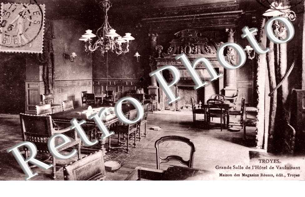 Grande Salle de l&#039;Hotel de Vauluisant