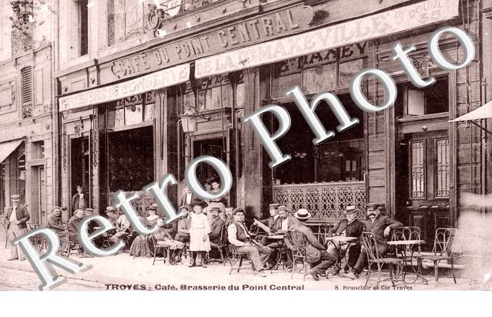 Cafe Brasserie Point central
