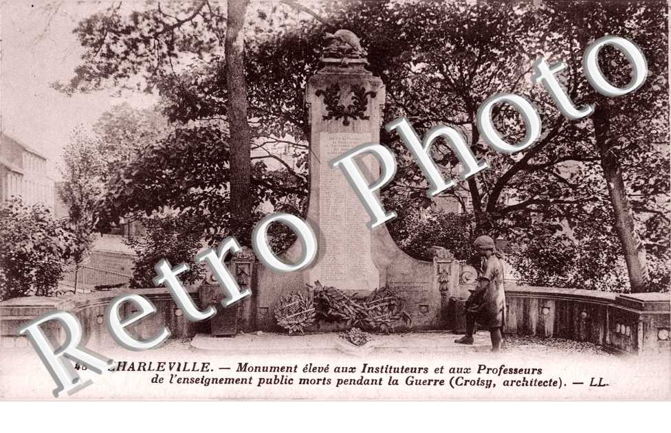 Monument élevé aux Instituteurs