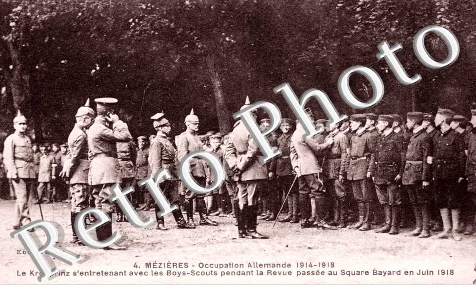 Le Kronprinz et les Boys Scouts au Square en Juin 1918