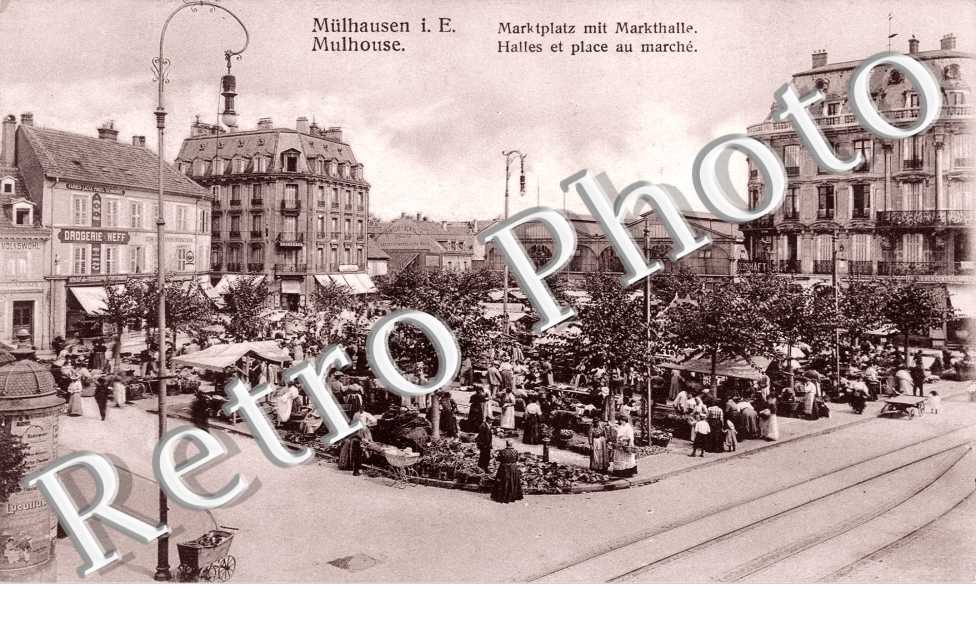 Halles et Place du Marche