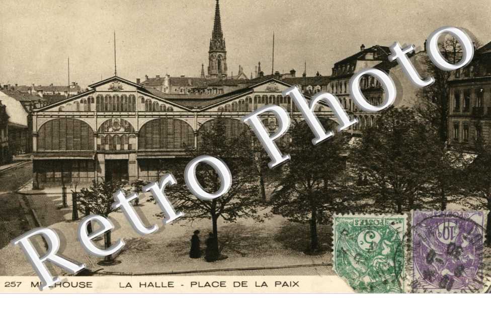 la halle - place de la Paix