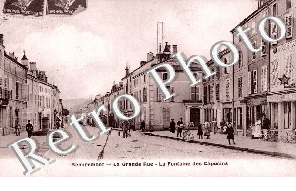la Grande Rue - la fontaine des Capucins