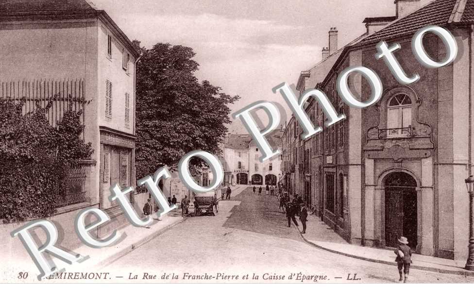 Rue de la France Pierre et la Caisse d&#039;Epargne