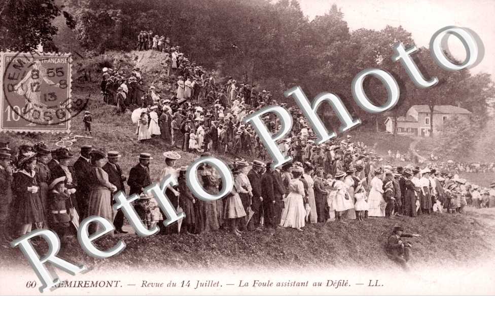 La Revue du 14 juillet, la Foule assistant au Defile