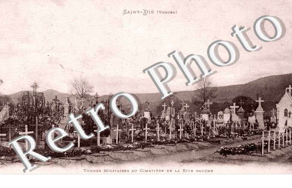 Tombes militaires au cimetiere de la Rive Gauche