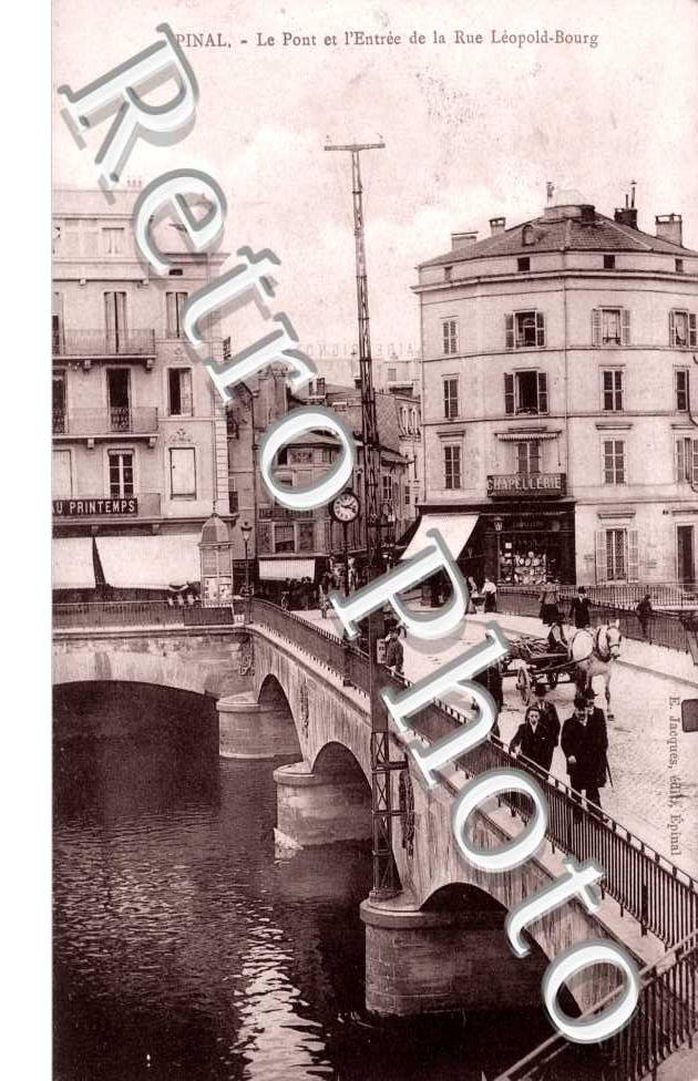 Le pont et la rue Leopold-Bourg