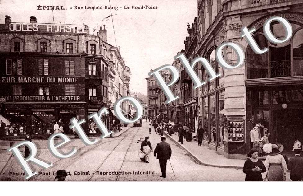 la rue Leopold-Bourg - le Rond Point