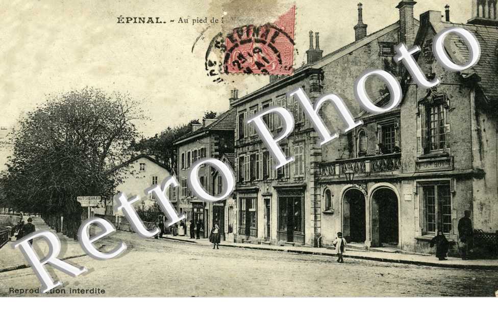 Au pied de ...