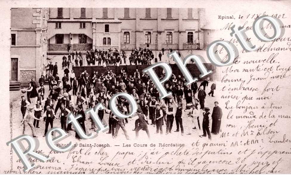 Les cours de recreation - institution st-Joseph
