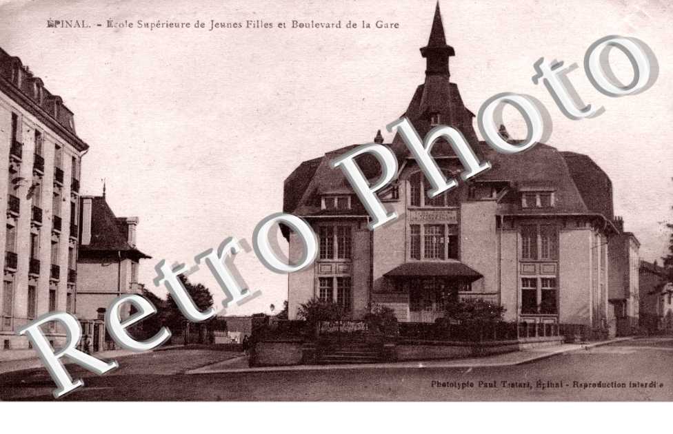 Ecole superieure de jeunes filles et bd de la gare