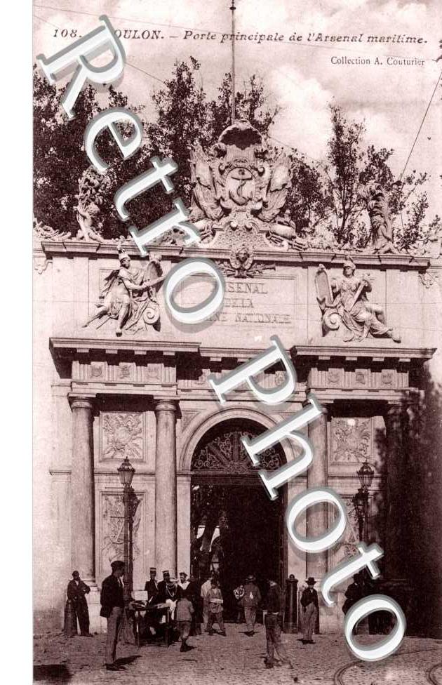 porte principale de l'Arsenal Maritime