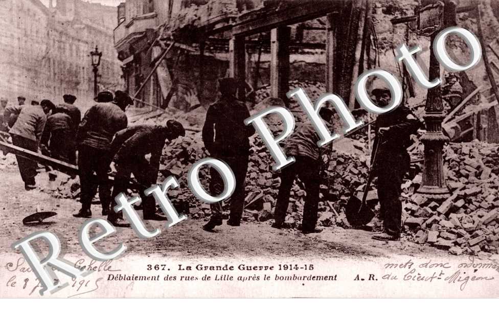 deblaiement des rues apres le bombardement