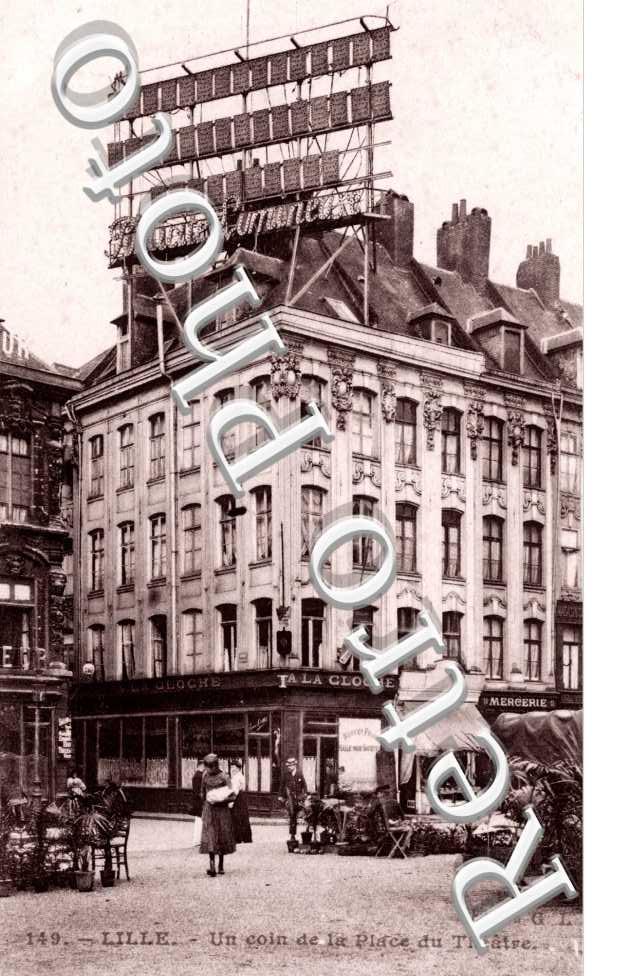 un coin de la place du theatre
