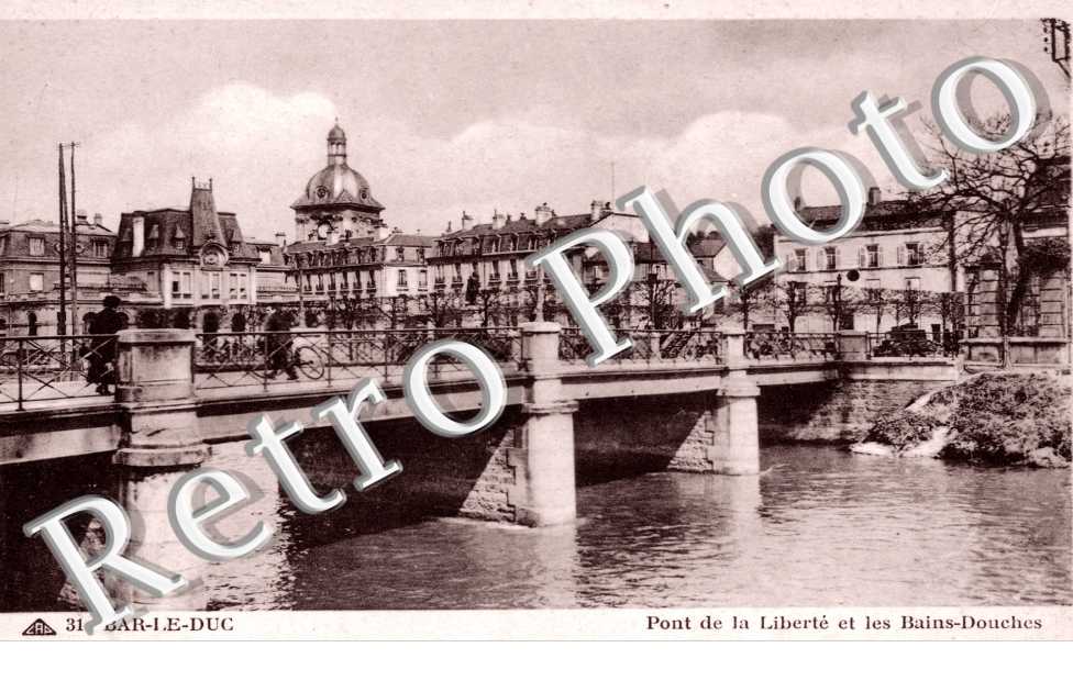 Pont de la Liberte et les bains Douches