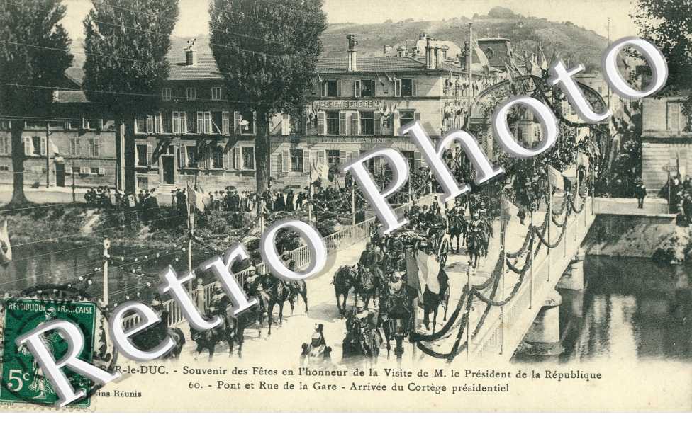 Arrivee du Cortege Presidentiel, Pont et Rue de la Gare