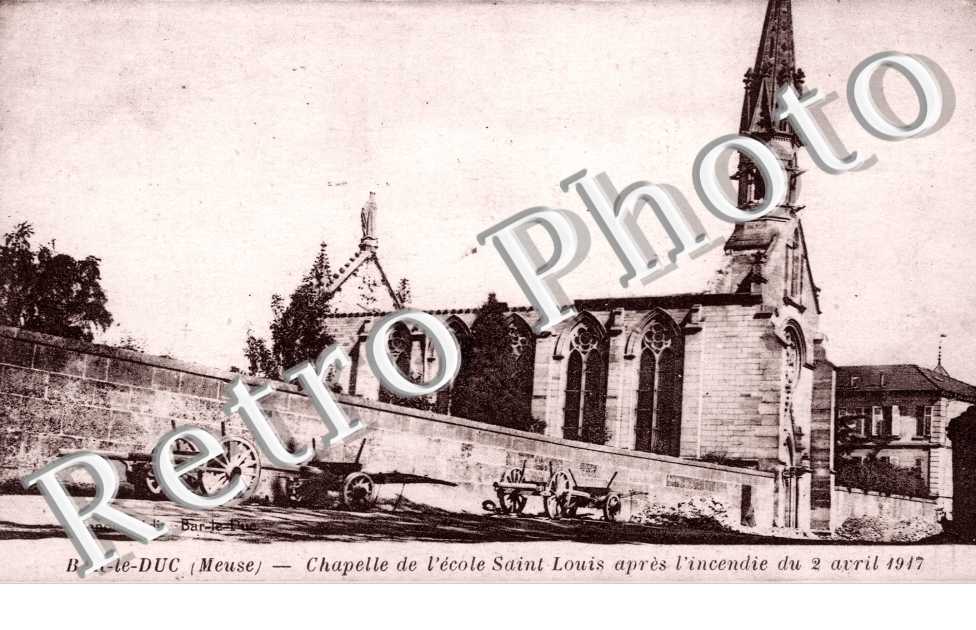 Chapelle de l'Ecole Saint Louis apres l'incendie du 2 avril 1917