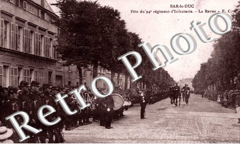 Fete du 94eme d'Infanterie - la revue