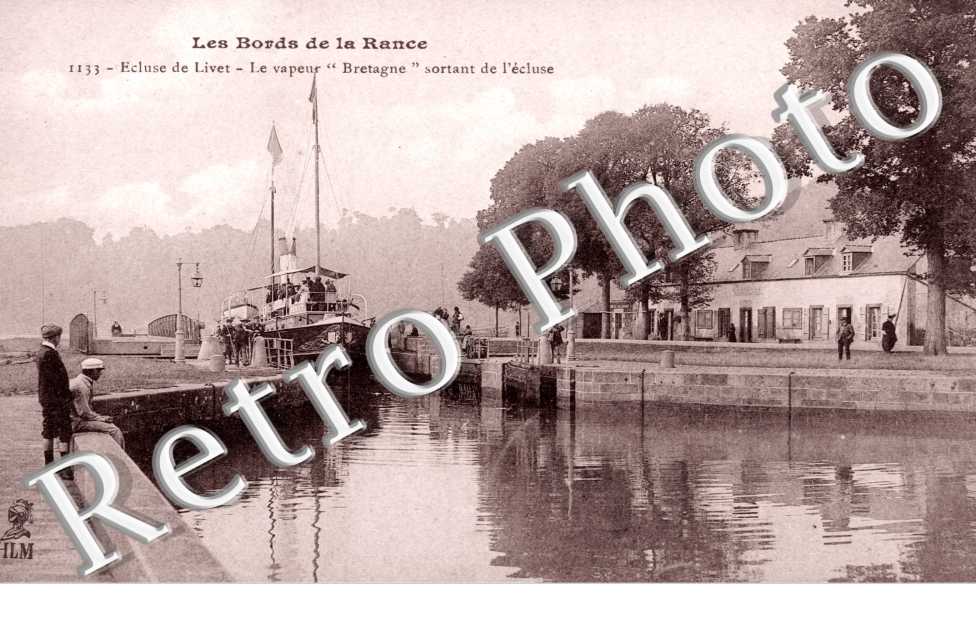 ecluse de Livet, le vapeur "Bretagne" sortant de l&#039;ecluse