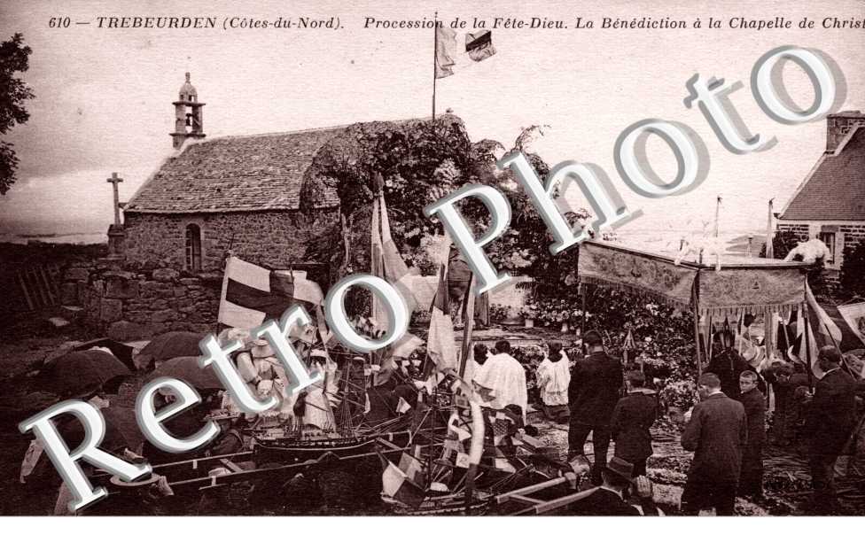 procession de la Fete Dieu, la benediction a la chapelle de Christ