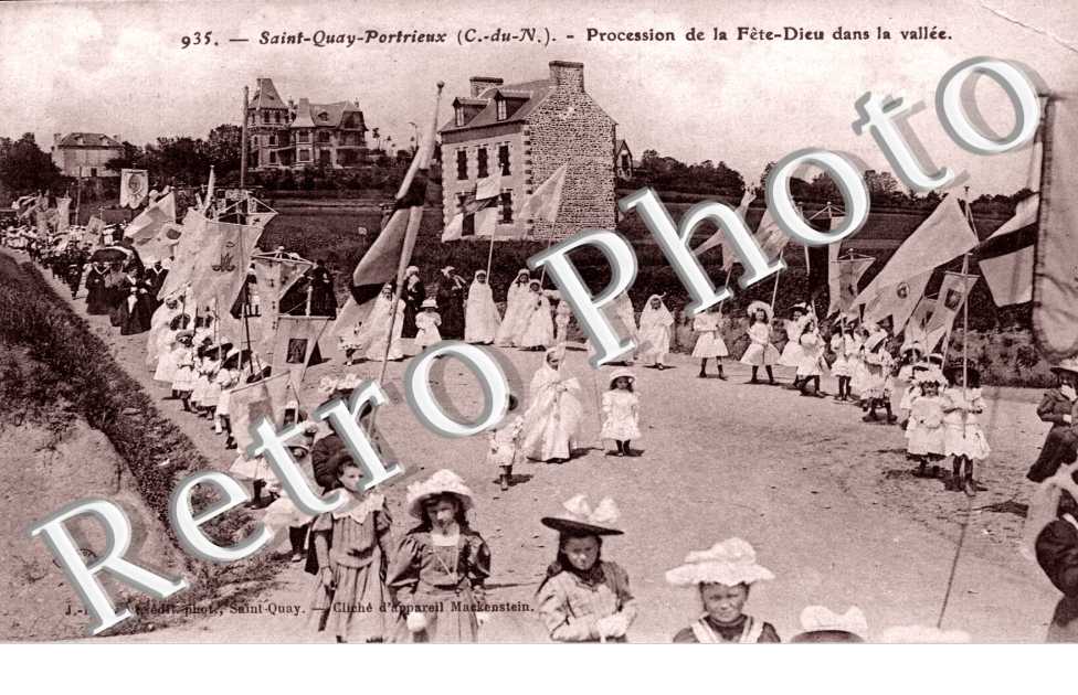 procession de la Fete-Dieu dans la vallee