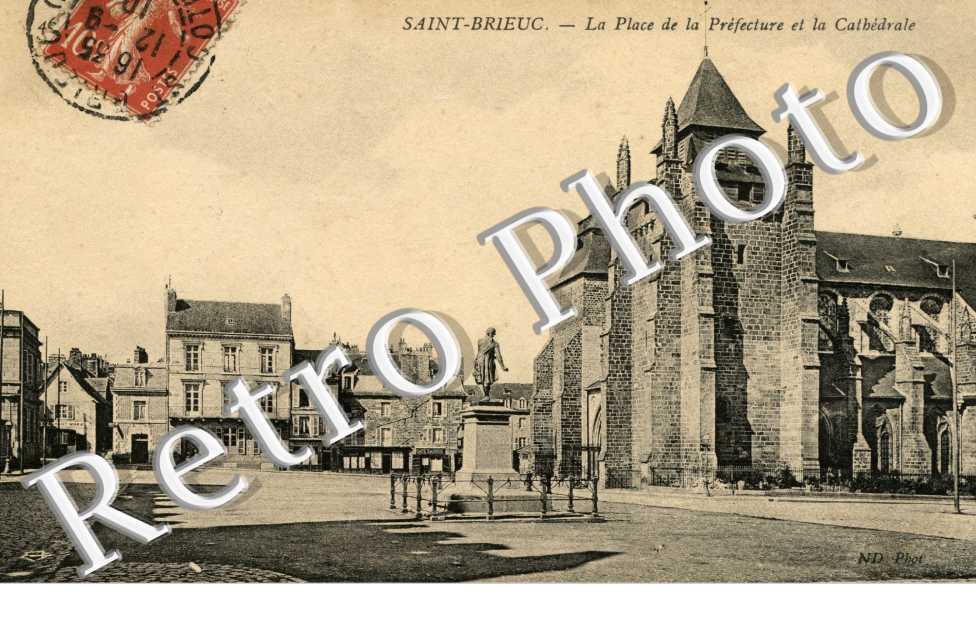 Place de la Prefecture et Cathedrale