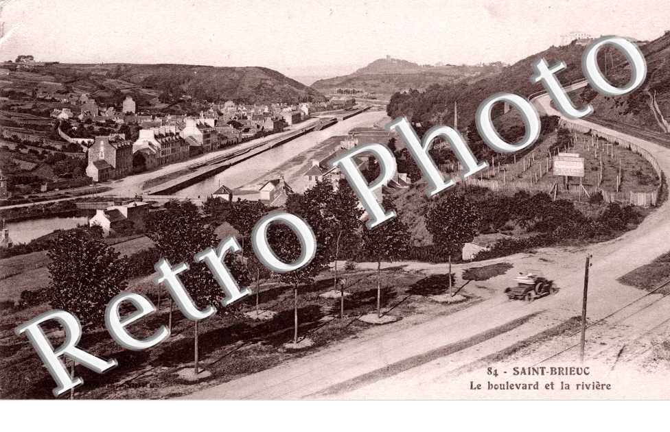 le boulevard et la riviere
