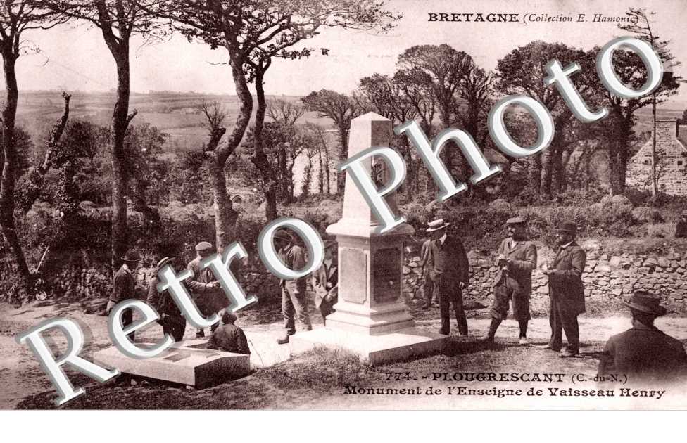 Monument de l'Enseigne de Vaisseau Henry