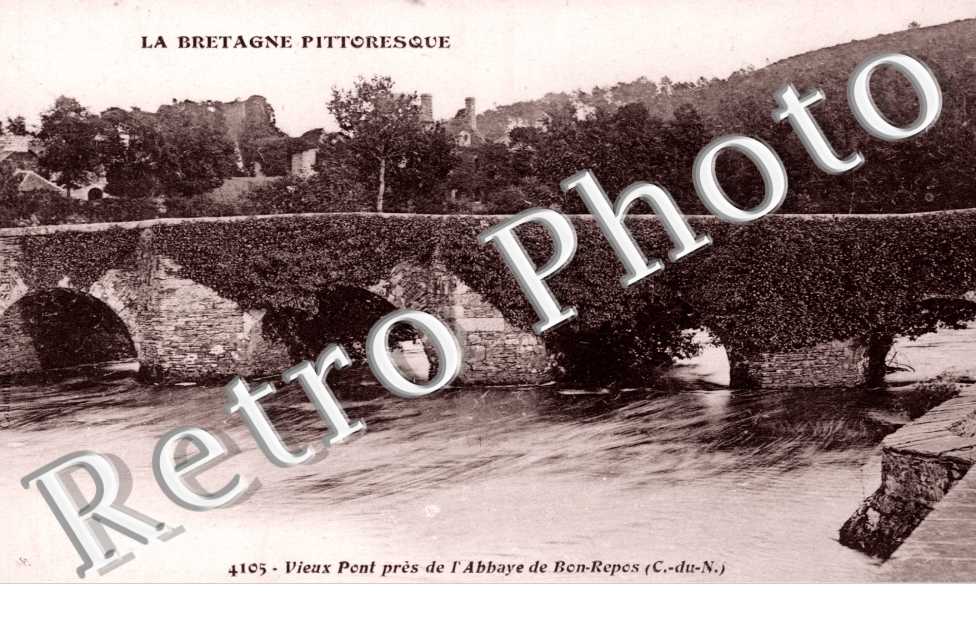 Vieux pont pres de l&#039;Abbaye de Bon-Repos