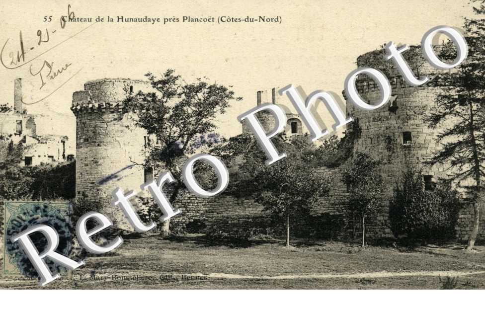Chateau de la Hunaudaye pres Plancoet