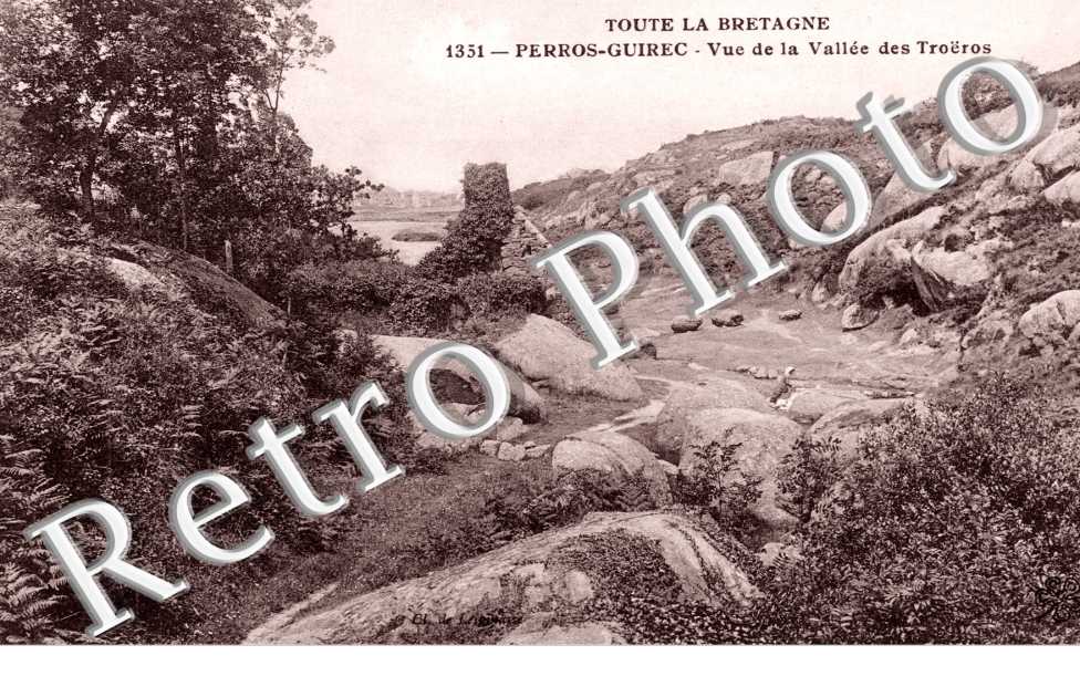 Vue de la Vallee des Troëros