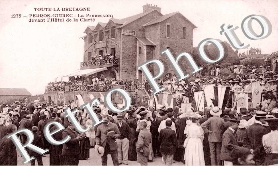 La Procession devant l'Hotel de la Clarte