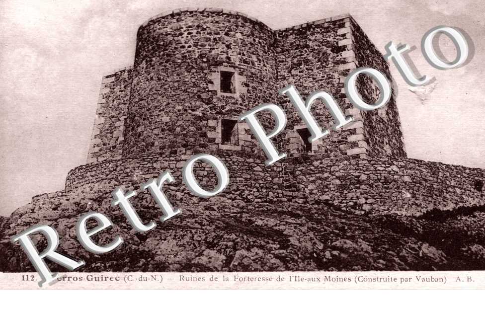 ruines de la forteresse de l'Ile aux Moines