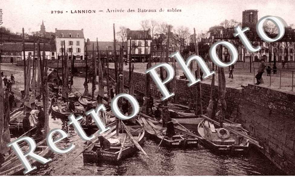 Arrivee des Bateaux de sables
