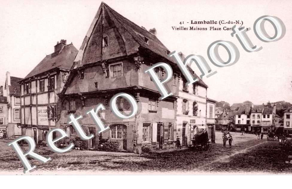 Vieilles Maisons, Place Cornemuse